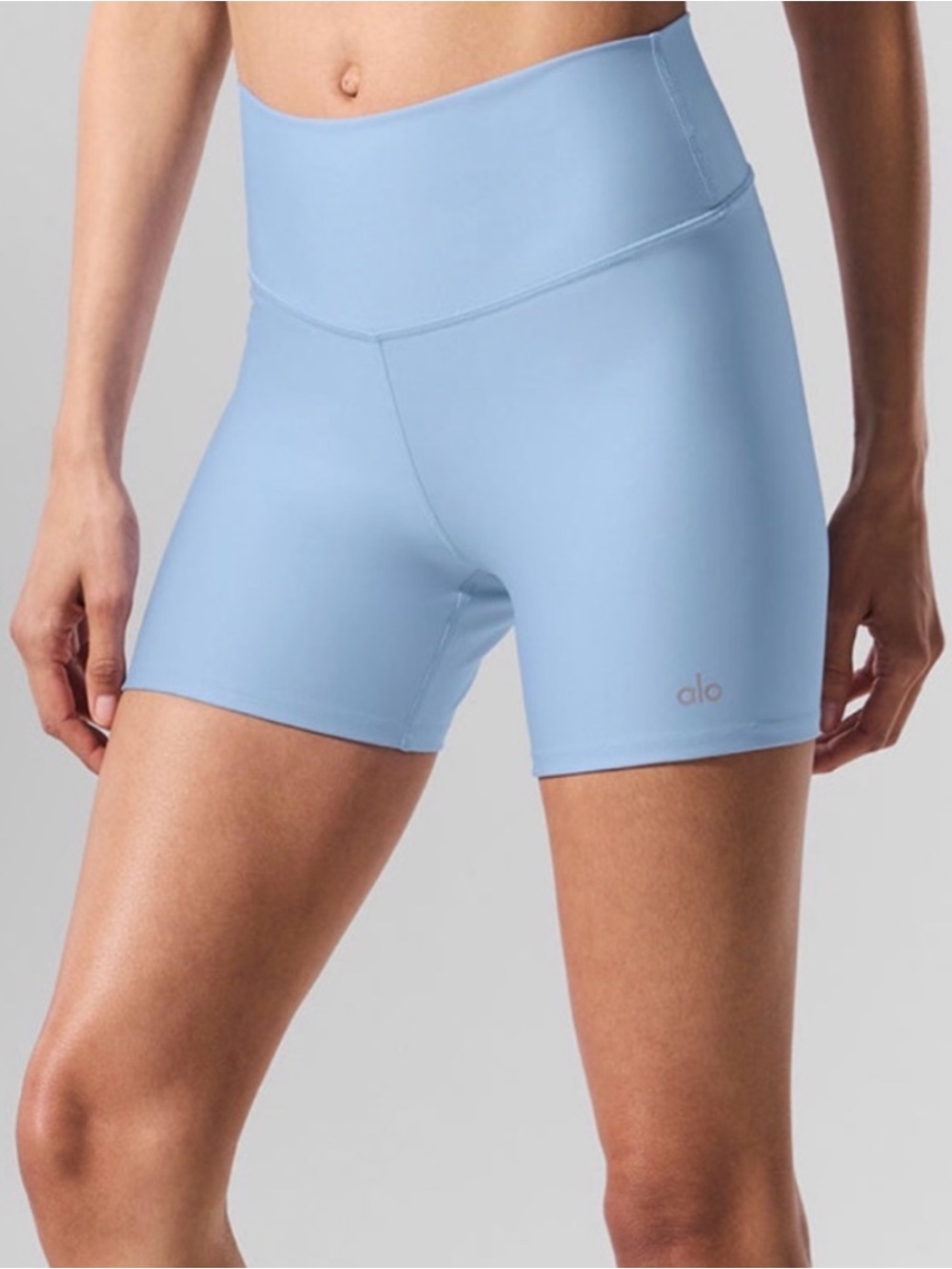 ALO Yoga 5" Airlift Energy Shorts Seashell Blue Size XXS 2XS Workout Yoga Bike